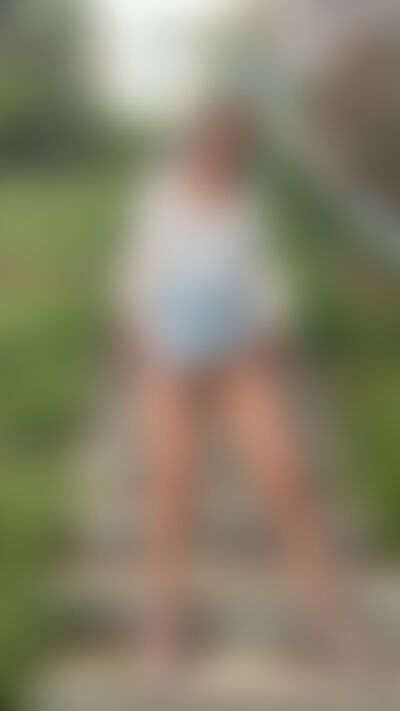 8ac0739a-3457-4b2e-8c36-c04f54168329's hot photo – thumbnail