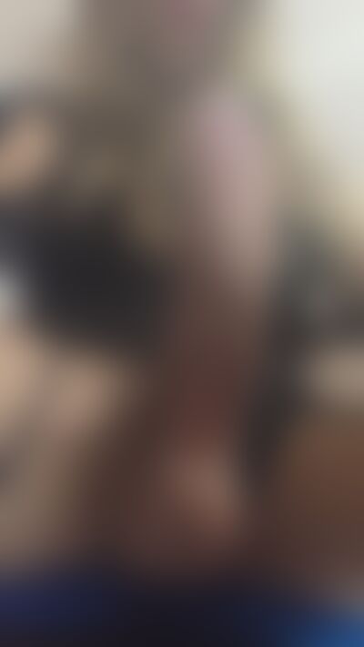 81f8ad15-cb37-465f-acd3-1f4304c43ab6's hot photo – thumbnail