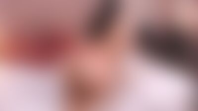 77c5f640-7baf-4576-90c2-974e71422300's hot photo – thumbnail