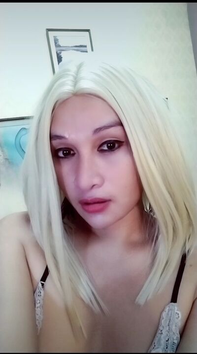 AvriaGrey's hot video