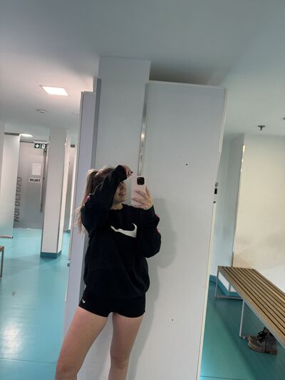 5c65e13b-04ba-4aa2-a77c-912b49402abf's hot photo – thumbnail