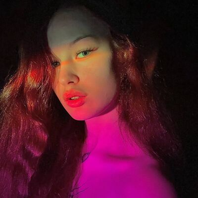 EllyClutch's hot video